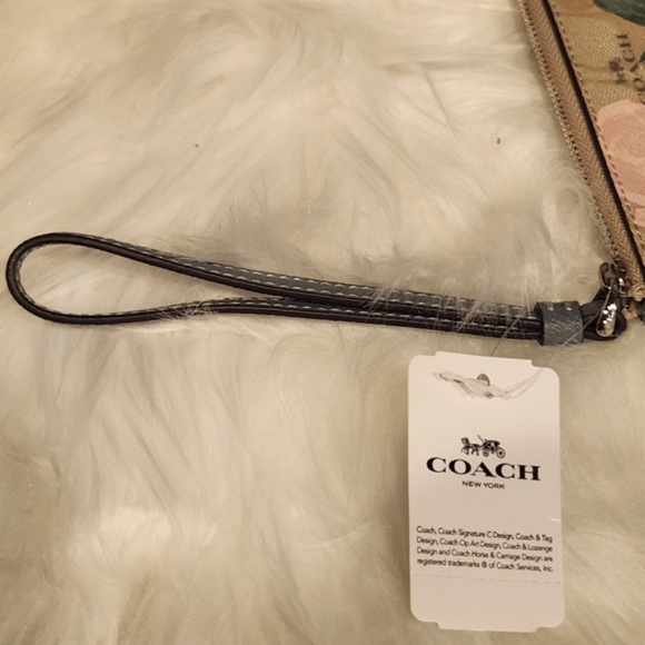 Authentic Coach Wristlet - Picture 6 of 7